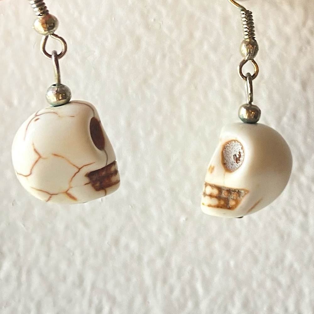 Skull earrings
